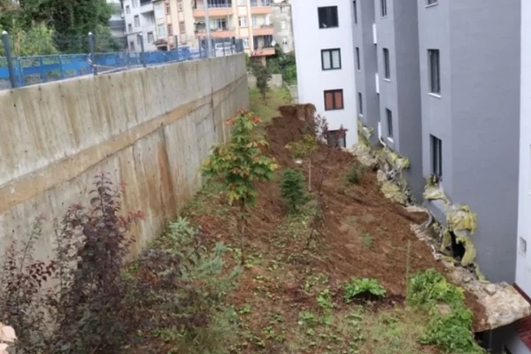 İstinat Duvarı Çökme Uyarı Sistemi İstinat Duvarı Çökme Uyarı Sistemi